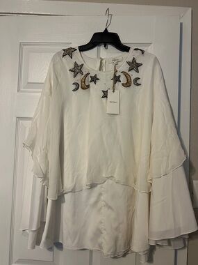 New SemSem embellished cape